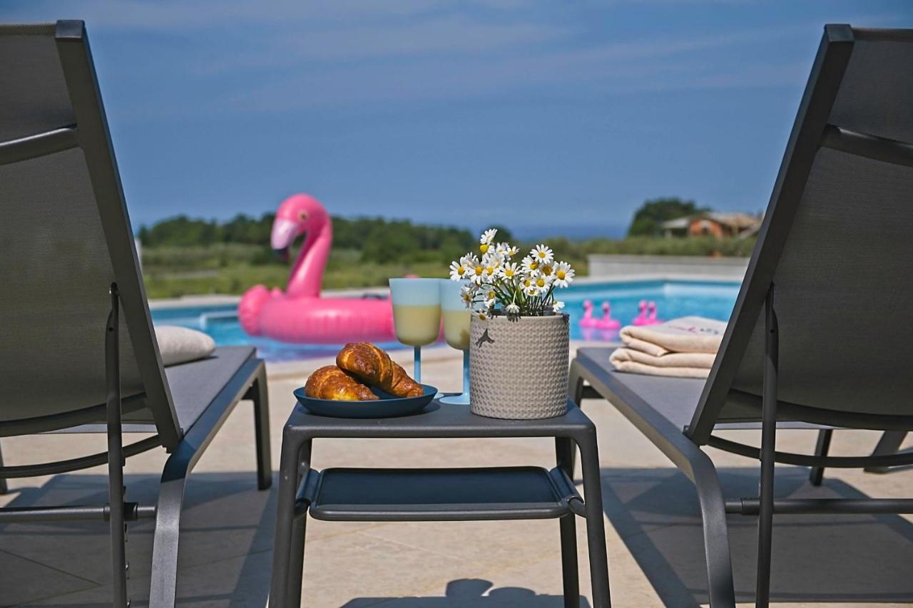 Villa Flamingo Kaštelir Exteriör bild